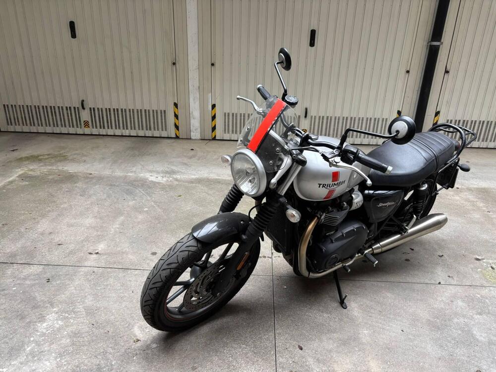 Triumph Street Twin 900 (2016) (2)