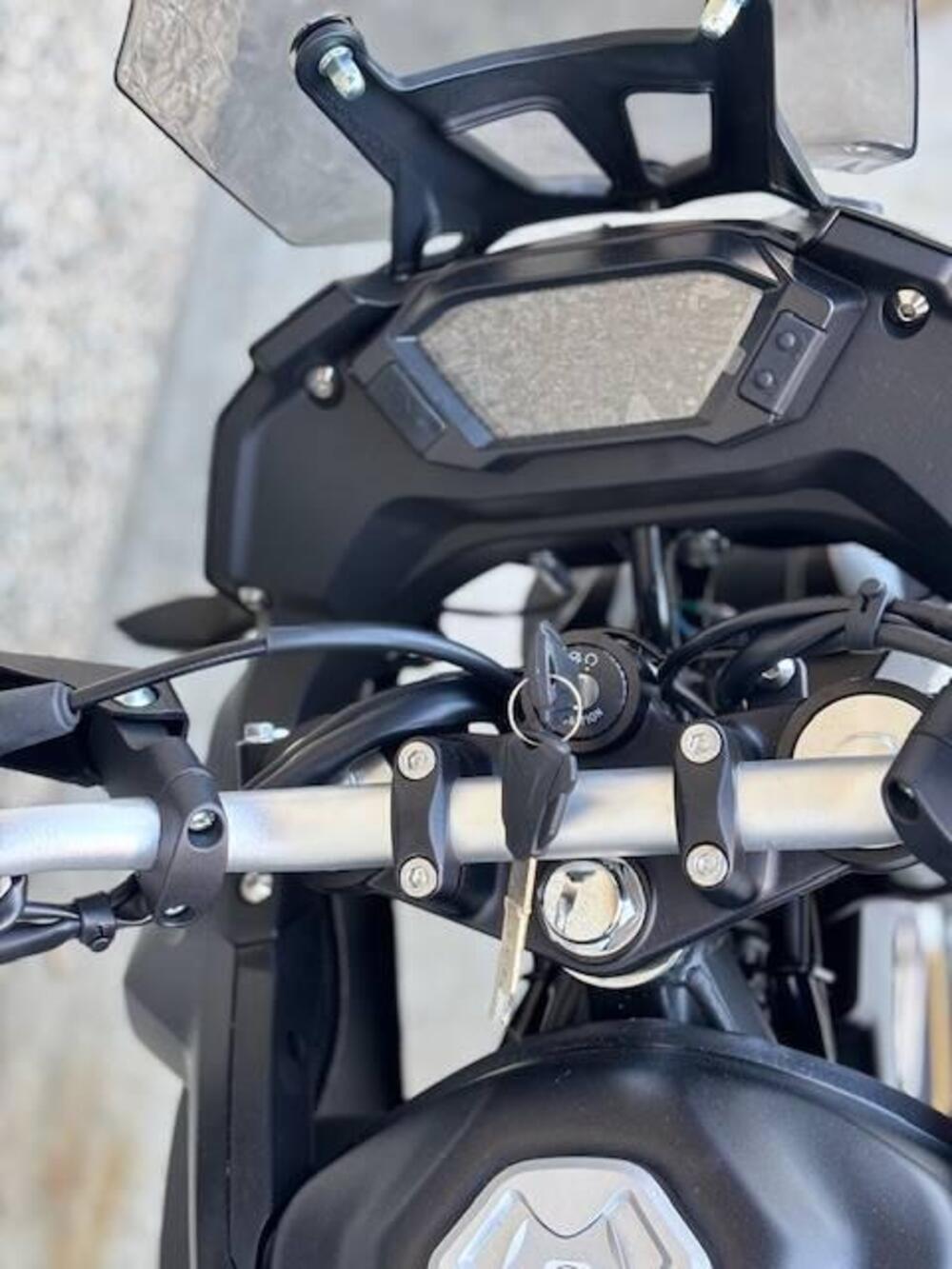 Voge Valico 300 Rally (2022 - 26) (12)