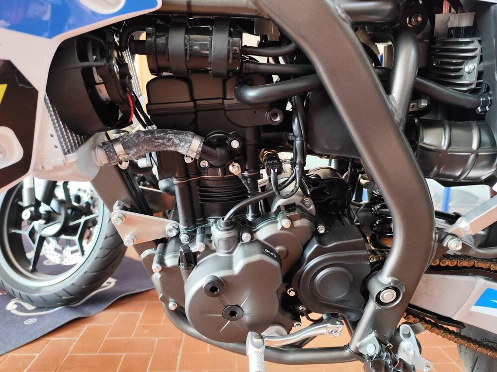 Valenti Racing SM 125 Z (2023 - 26) (5)