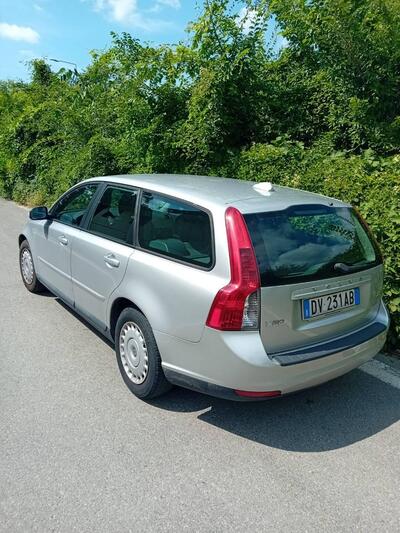Volvo V50 1.6 16V cat Momentum del 2009 usata a Bologna