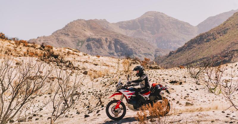 REV&rsquo;IT! presenta il completo Tectonic H2O