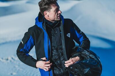 REV&rsquo;IT! presenta il completo Tectonic H2O