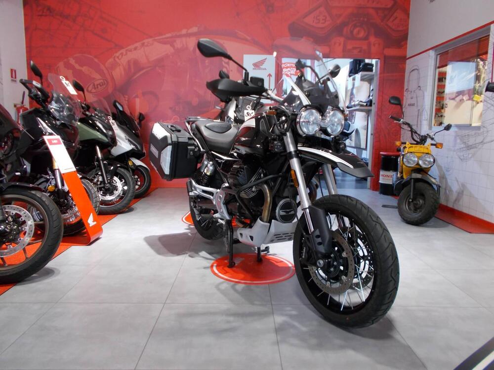 Moto Guzzi V85 TT Guardia d'Onore (2022 - 23) (7)