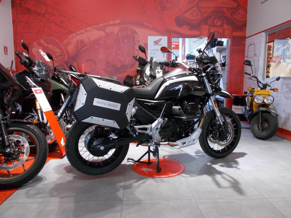 Moto Guzzi V85 TT Guardia d'Onore (2022 - 23) (10)