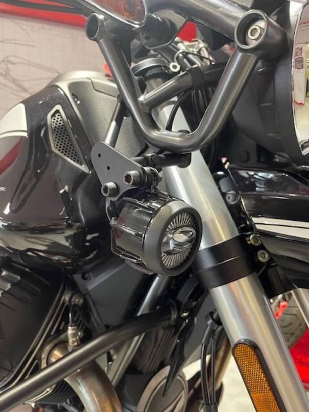 Moto Guzzi V85 TT Guardia d'Onore (2022 - 23) (12)