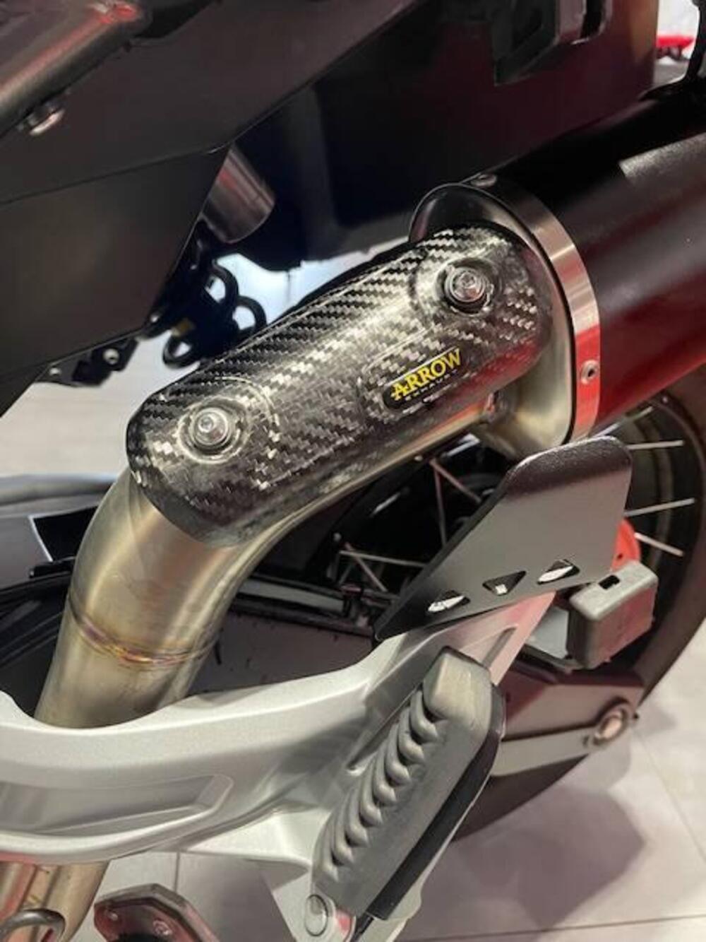 Moto Guzzi V85 TT Guardia d'Onore (2022 - 23) (17)