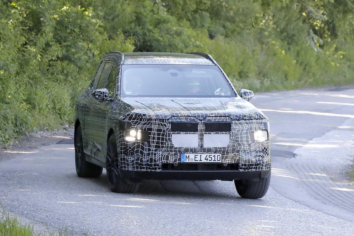 BMW X7 2028: la nuova generazione si mostra in anteprima, ma niente V8 in Europa... [Foto Spia]
