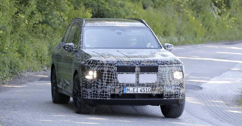 BMW X7 2028: la nuova generazione si mostra in anteprima, ma niente V8 in Europa... [Foto Spia]