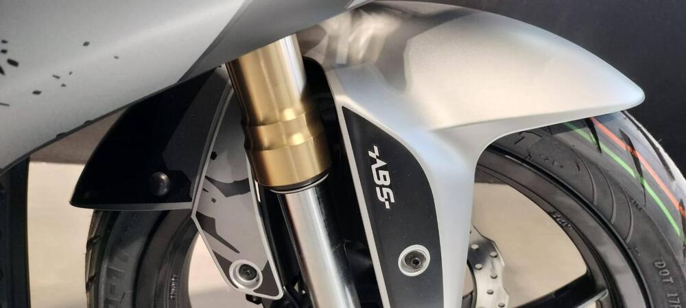 QJ Motor SRK 125 R (2025 - 26) (7)