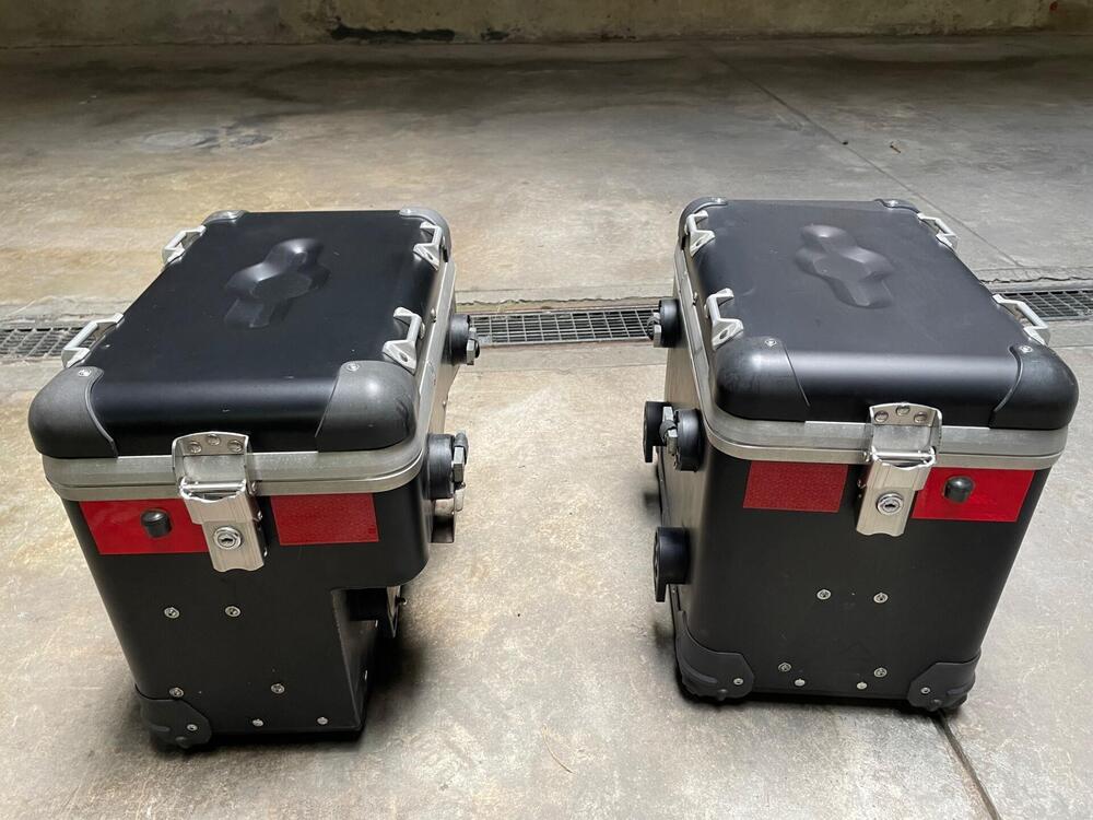 Valigie Touratech nere (4)