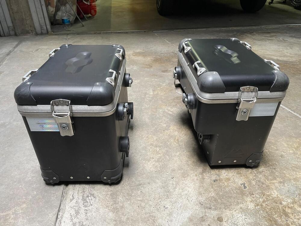 Valigie Touratech nere (5)