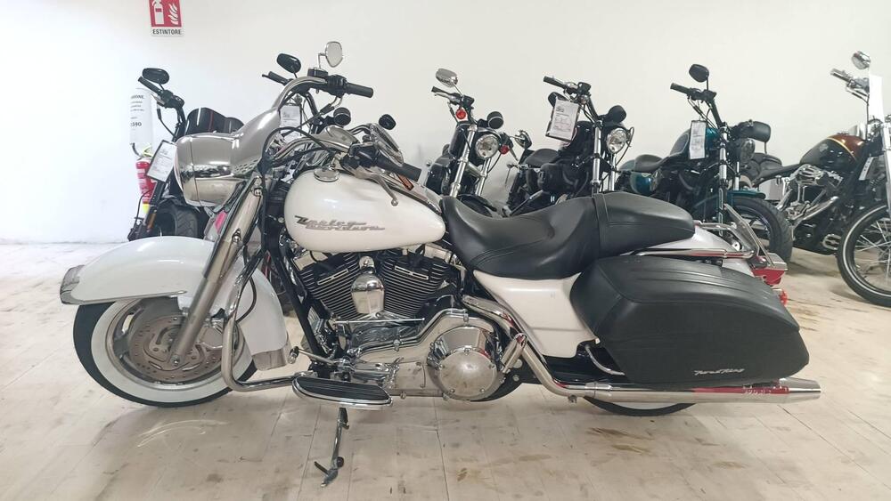 Harley-Davidson 1450 Road King Custom (2005 - 06) - FLHRS (4)