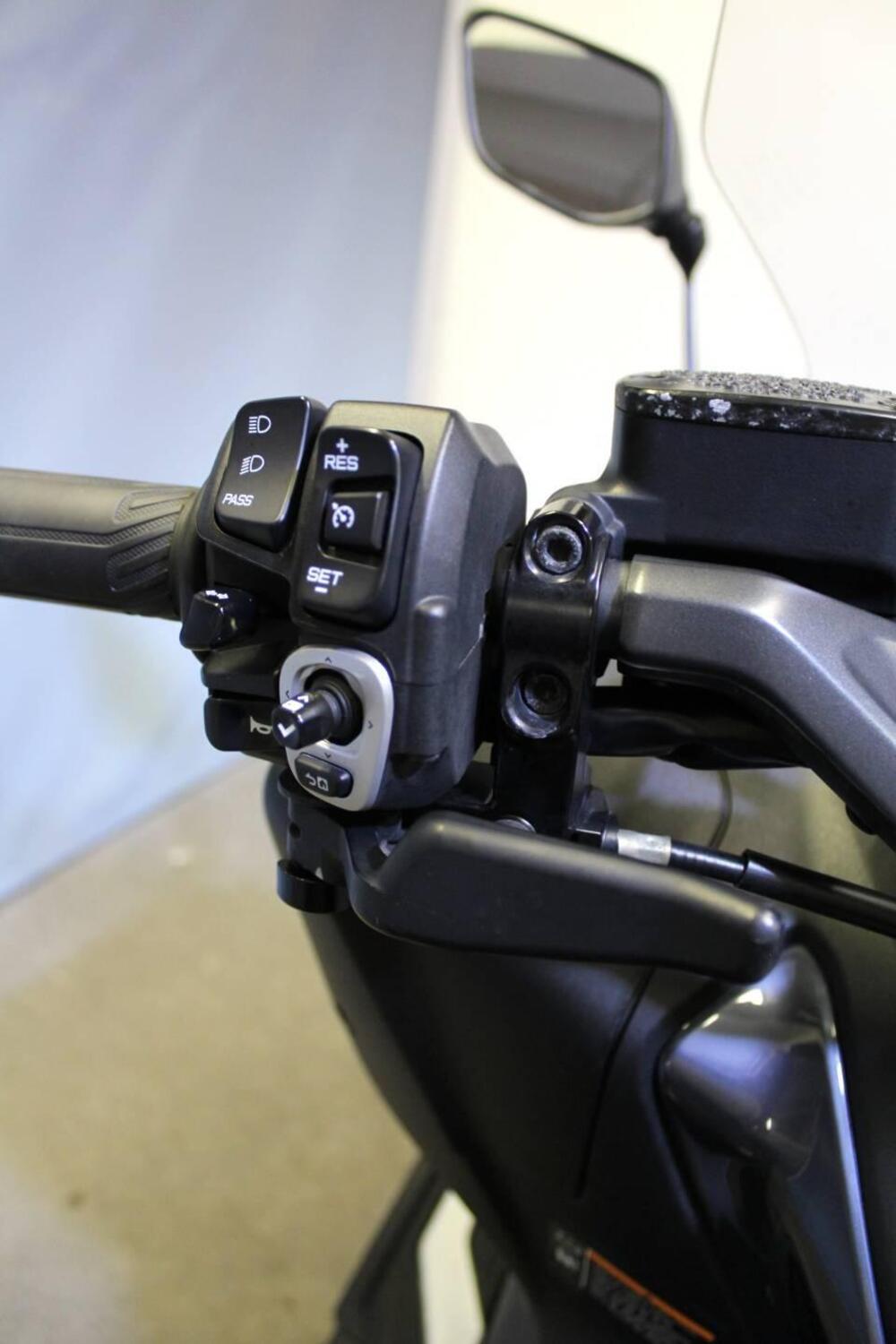 Yamaha T-Max 560 Tech Max (2022 - 24) (10)