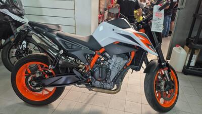 KTM 890 Duke R (2021) usata
