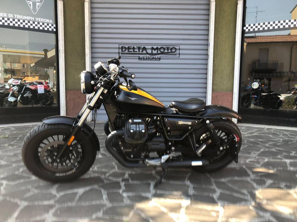 Moto Guzzi V9 Bobber (2016 - 18) (5)