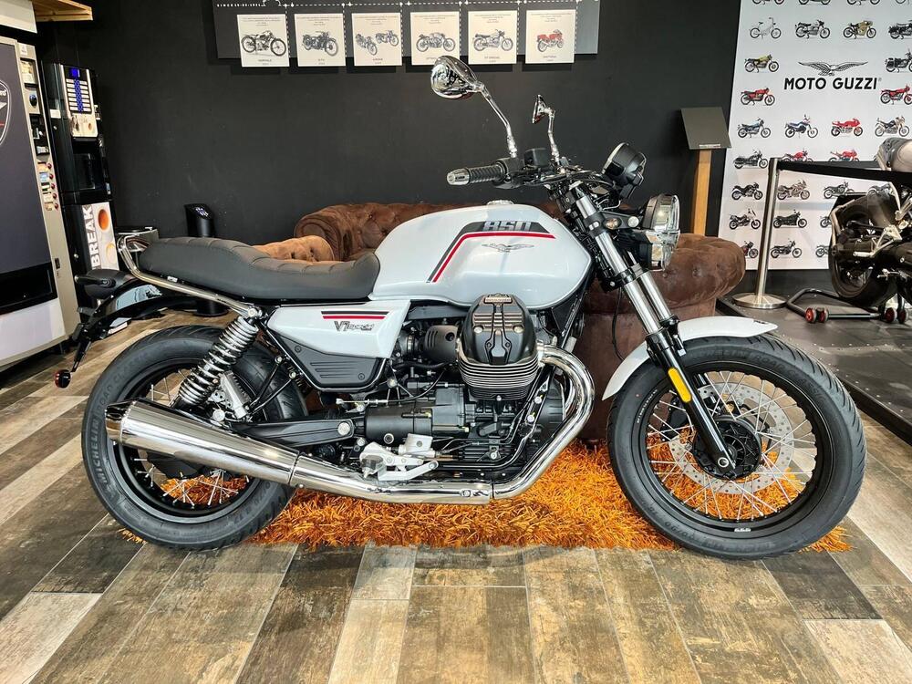 Moto Guzzi V7 Special (2025 - 26) (2)