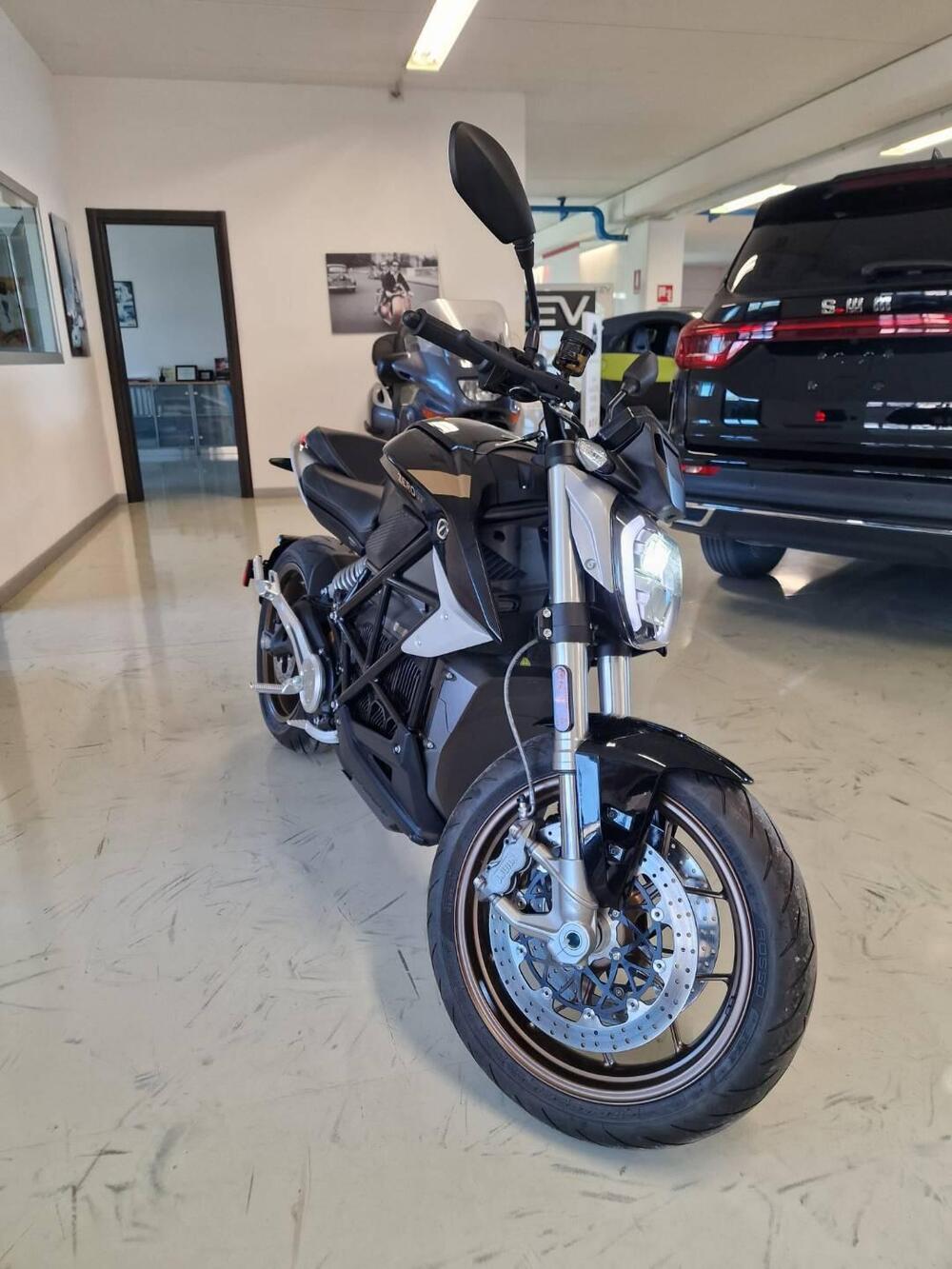 Zero SR-F (2019 - 25) (2)