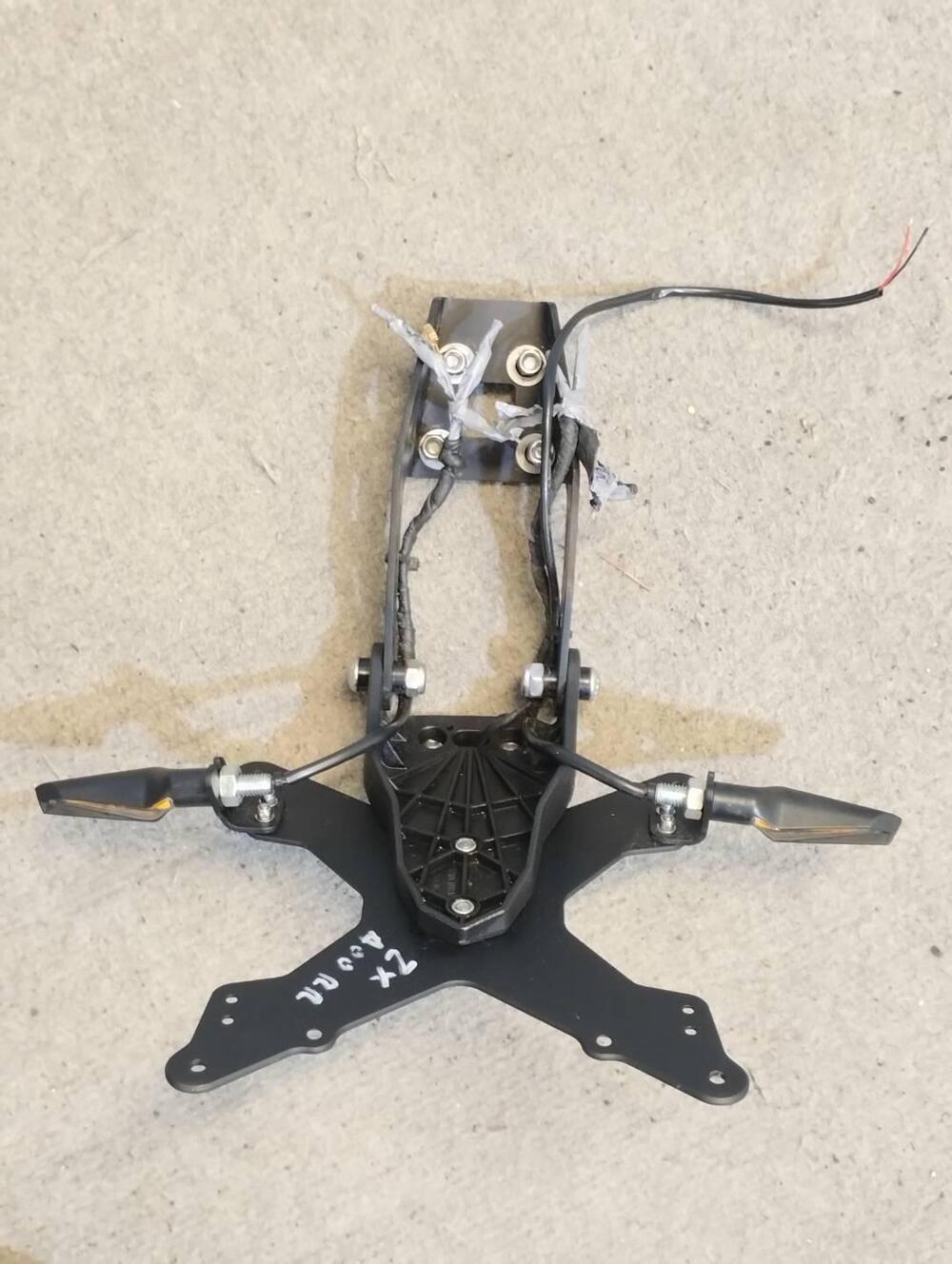 Portatarga Evotech Kawasaki Ninja ZX-4RR 2024 + Fr (4)