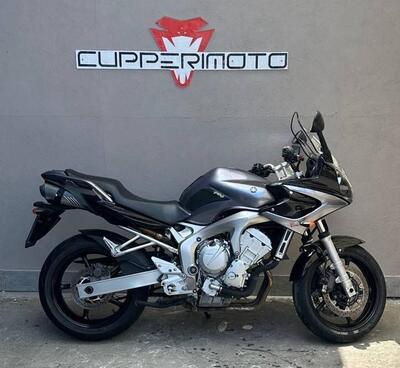 Yamaha FZ6 Fazer (2004 - 07) usata