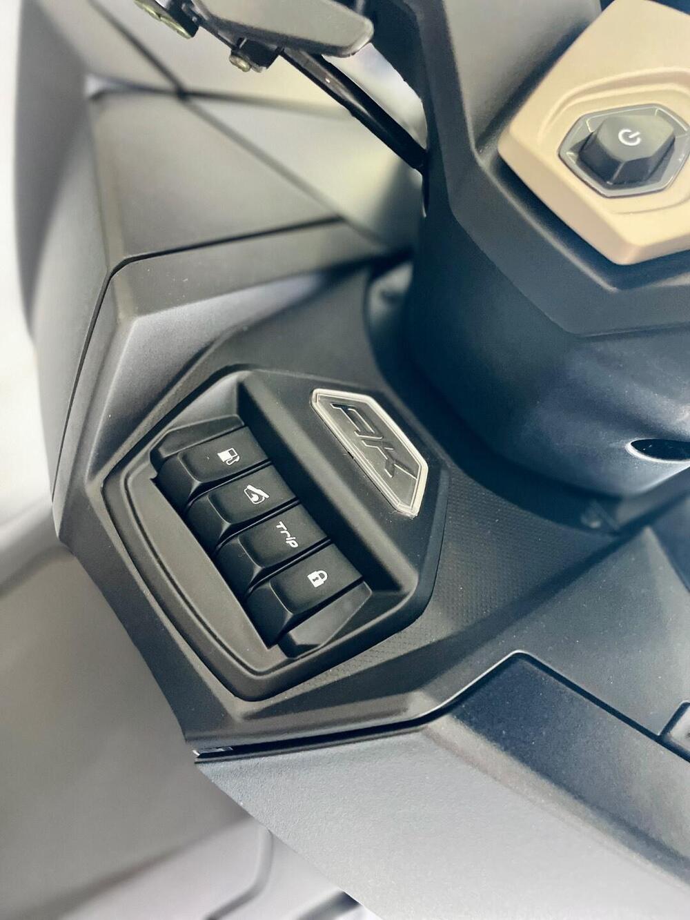 Kymco AK 575 Premium (2025 - 26) (7)