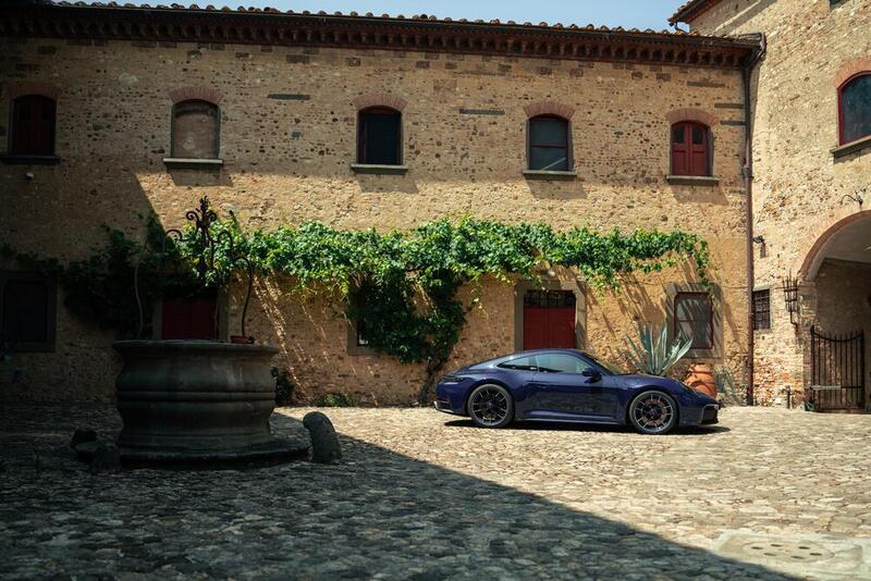 Nuova Porsche 911 GTS Blu sogno