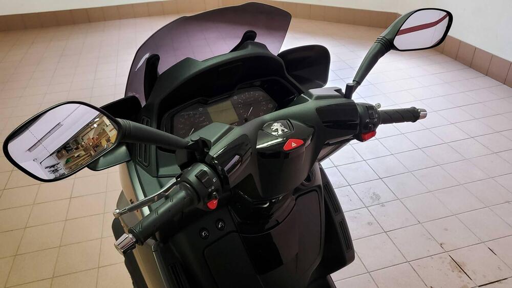 Peugeot Metropolis 400 RS (2014 - 17) (4)