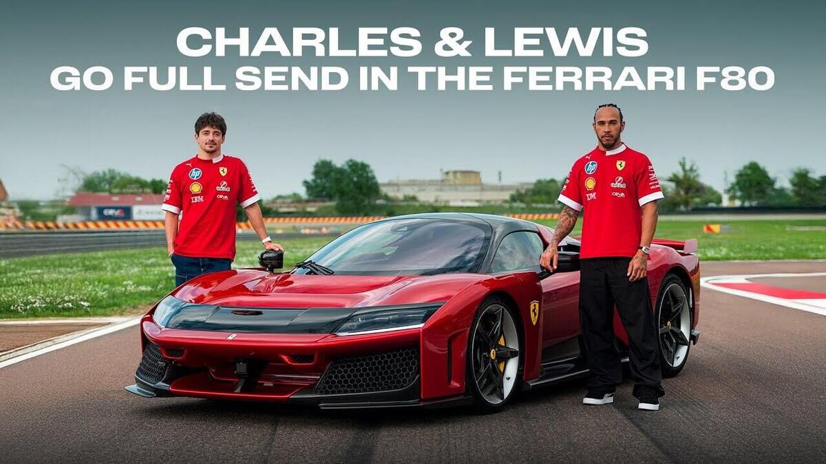 Ferrari F80: Hamilton e Leclerc in pista, ma Lewis è quello più sorpreso “È l’auto più veloce che abbia mai guidato” [VIDEO]