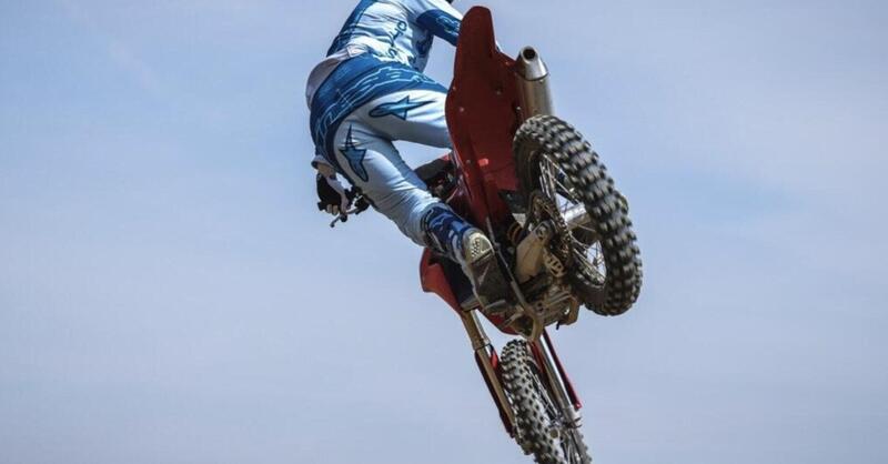 Scarica il Magazine n&deg;652 e leggi il meglio di Moto.it