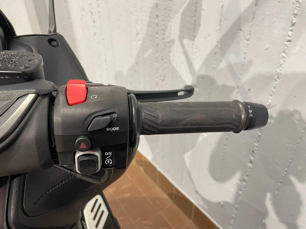 Yamaha T-Max 560 Tech Max (2021) (4)