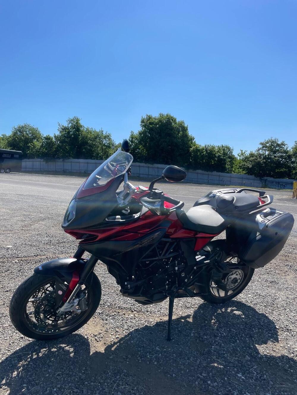 MV Agusta Turismo Veloce 800 Lusso (2020) (2)