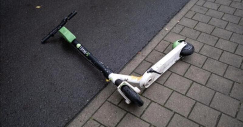 Tragedia nella notte a Milano: morto giovane di 20 anni su monopattino 