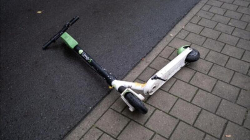 Tragedia nella notte a Milano: morto giovane di 20 anni su monopattino 