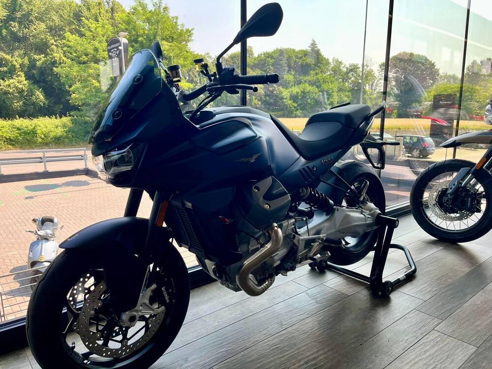 Moto Guzzi V100 Mandello (2025 - 26) (3)