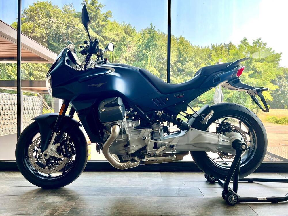 Moto Guzzi V100 Mandello (2025 - 26)