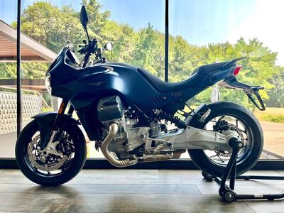 Moto Guzzi V100 Mandello (2025) nuova