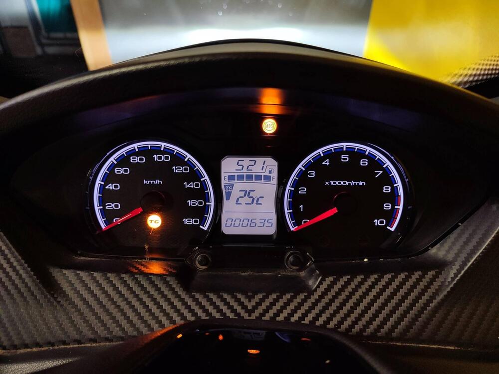 Suzuki Burgman 400 (2022 - 24) (5)