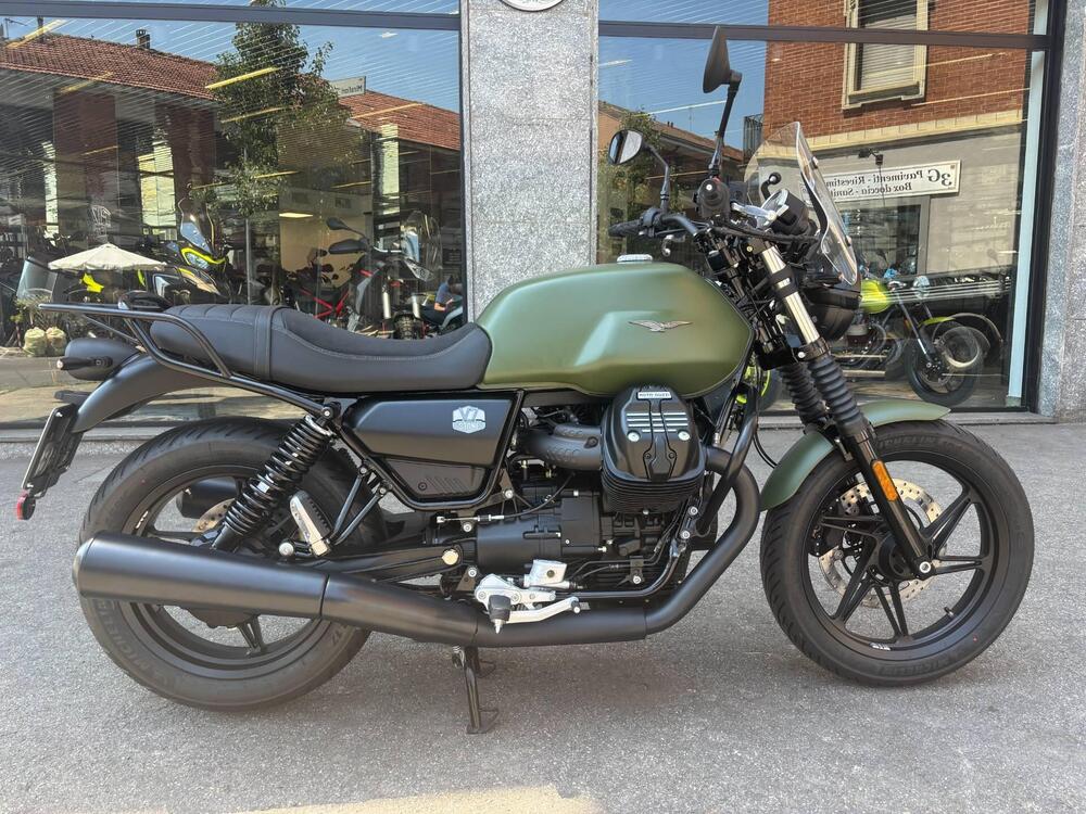 Moto Guzzi V7 Stone (2021 - 24) (2)