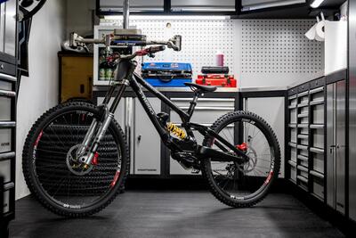 Brembo fa il suo ingresso nel mondo MTB con Specialized: nasce una partnership "tutta in discesa"