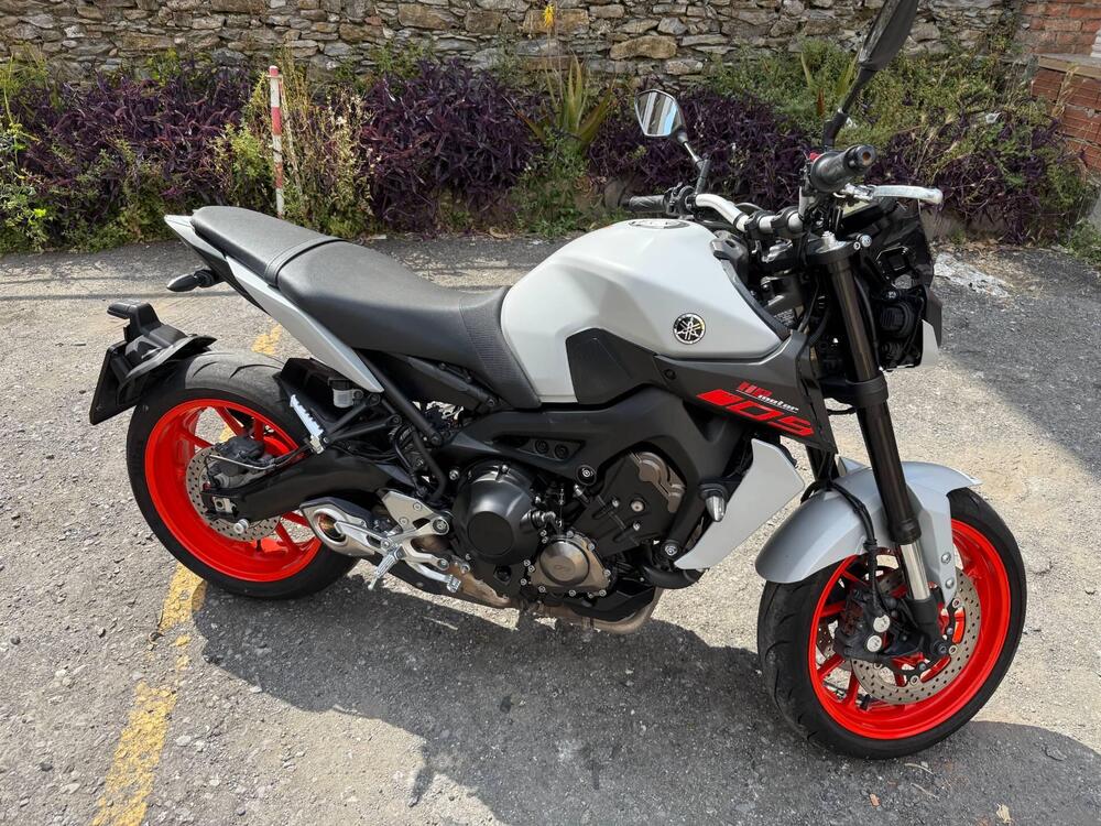 Yamaha MT-09 (2017 - 20) (2)