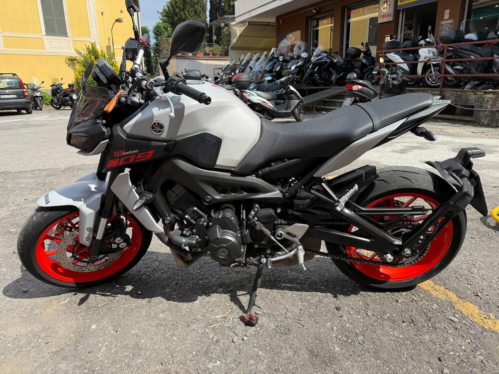 Yamaha MT-09 (2017 - 20) (3)