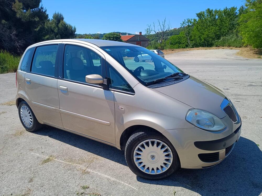 Lancia Musa usata a Pesaro-Urbino (6)