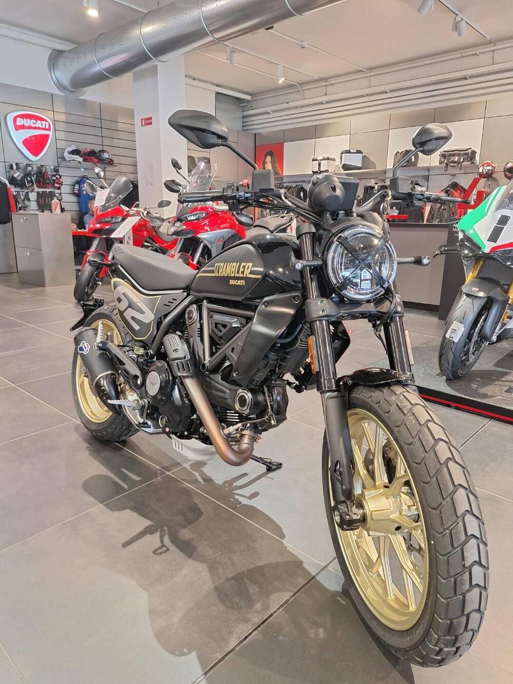 Ducati Scrambler 800 Full Throttle (2025) (2)