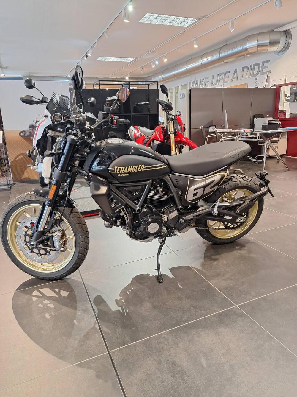 Ducati Scrambler 800 Full Throttle (2025) (4)