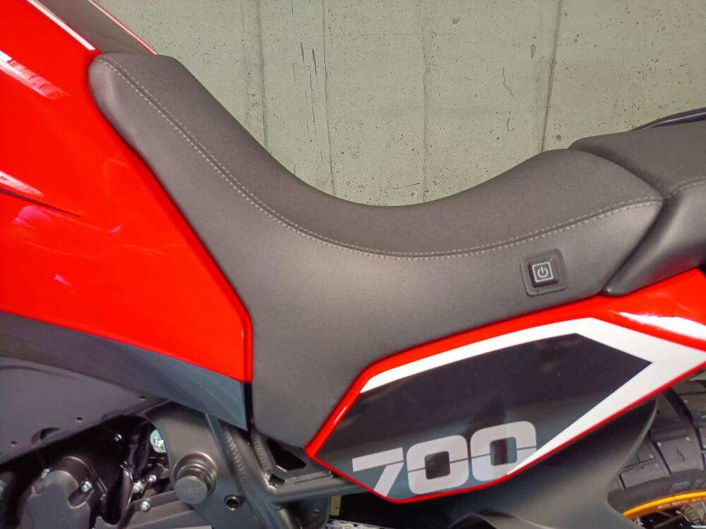 Moto Morini X-Cape 700 Gold Edition (2025) (17)