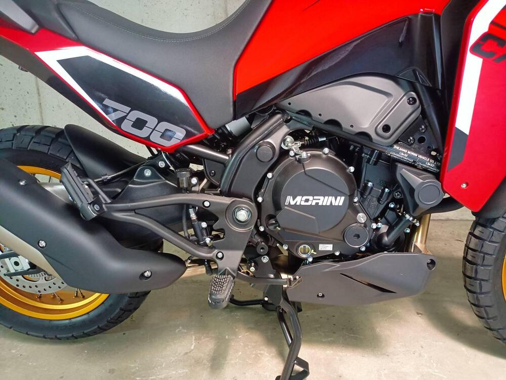 Moto Morini X-Cape 700 Gold Edition (2025) (12)