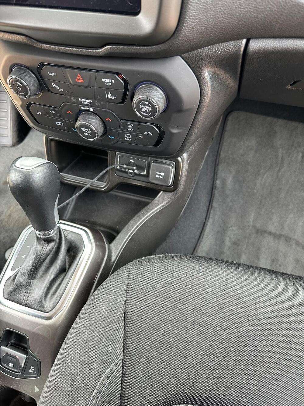 Jeep Renegade usata a Lecco (9)