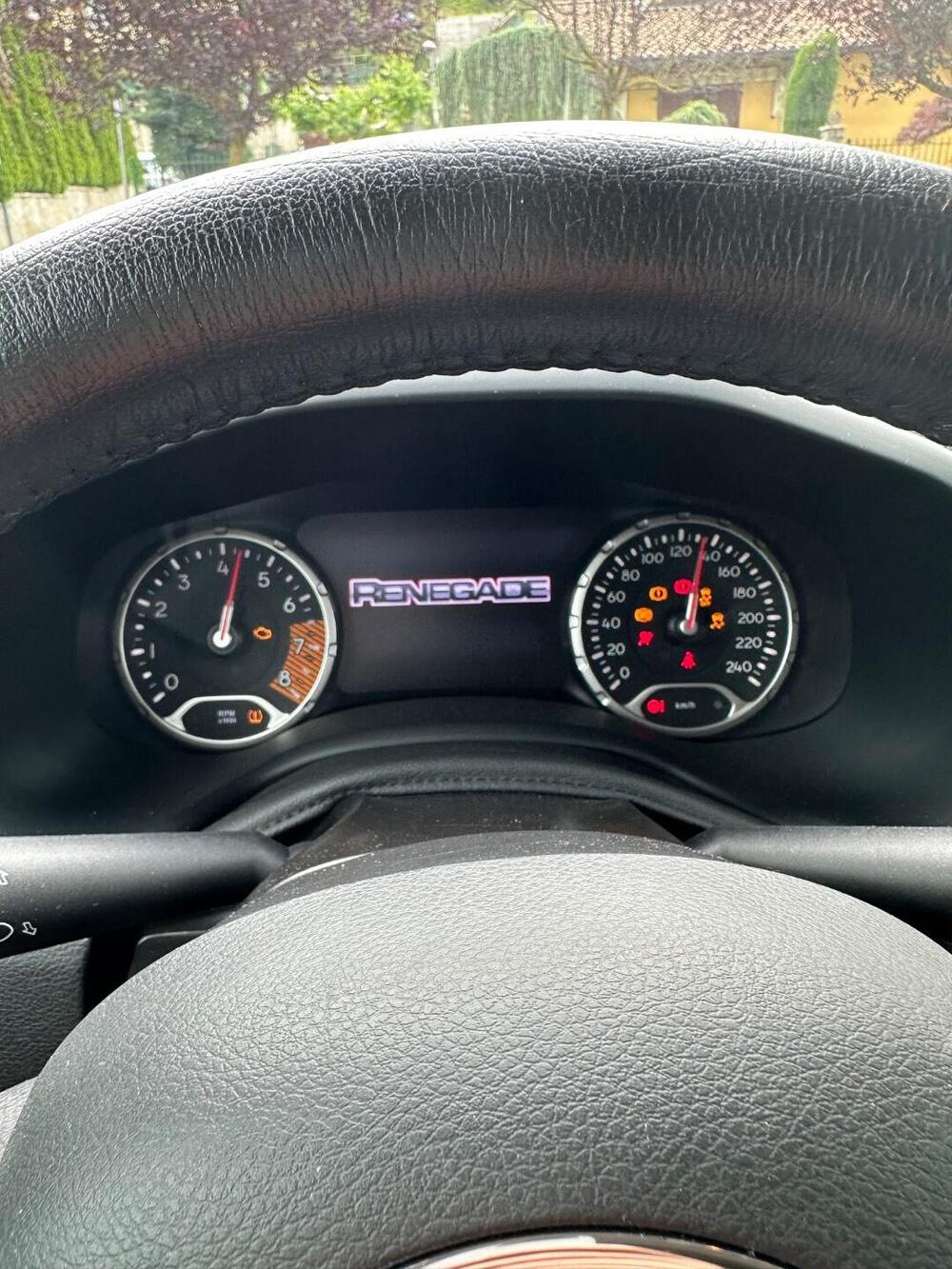 Jeep Renegade usata a Lecco (12)