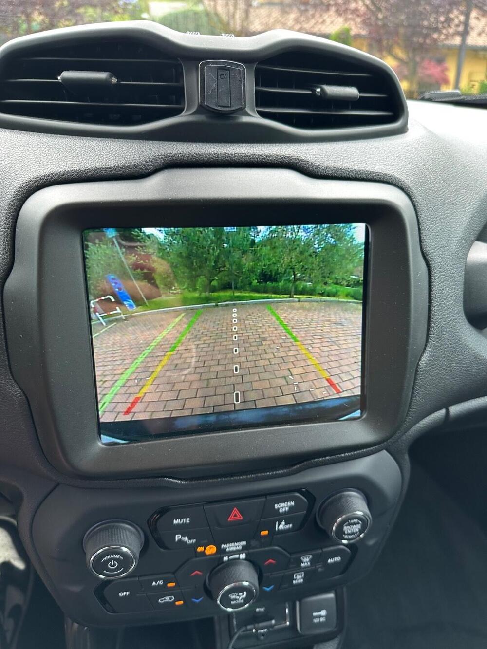 Jeep Renegade usata a Lecco (13)