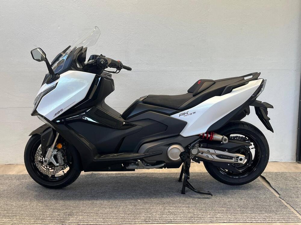 Kymco AK 575 Premium (2025) (2)