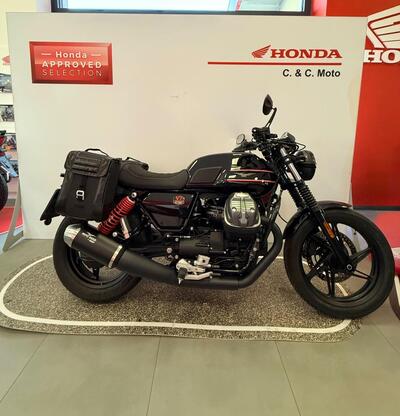 Moto Guzzi V7 Stone Special Edition (2022 - 25) usata